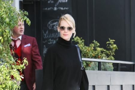 January Jones: Baby und Beruf nicht leicht vereinbar