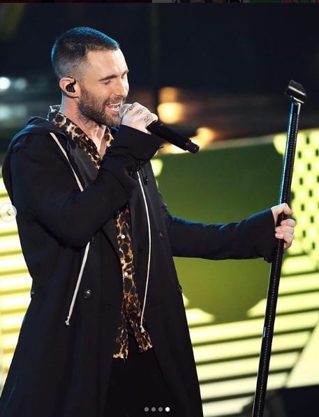 Adam Levine 4